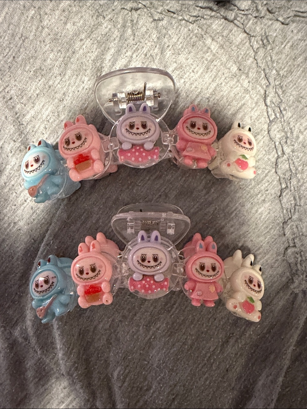 LABUBU CLIPS